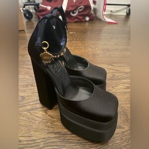Versace Medusa Aevitas Platform Pumps IT size 36/US size 6